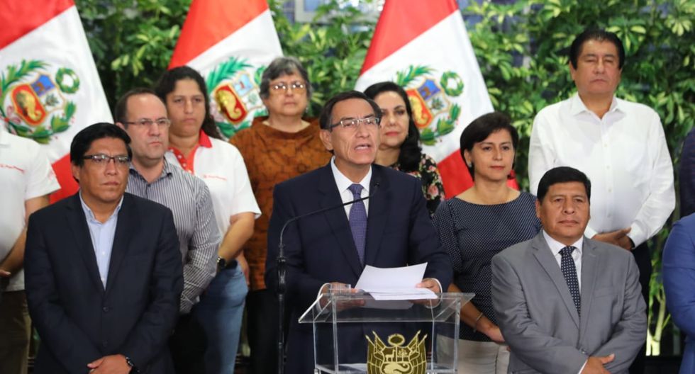 Presidente de Perú ordena cierre total del país durante 15 días
