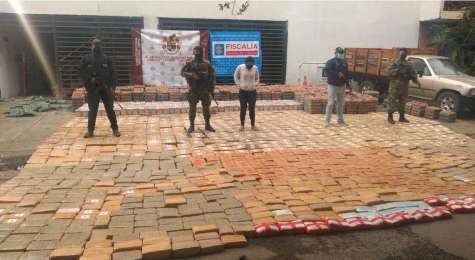 Cárcel para presunta responsable de custodiar más de 2 toneladas de marihuana camufladas en cubetas de huevos en el Cauca.